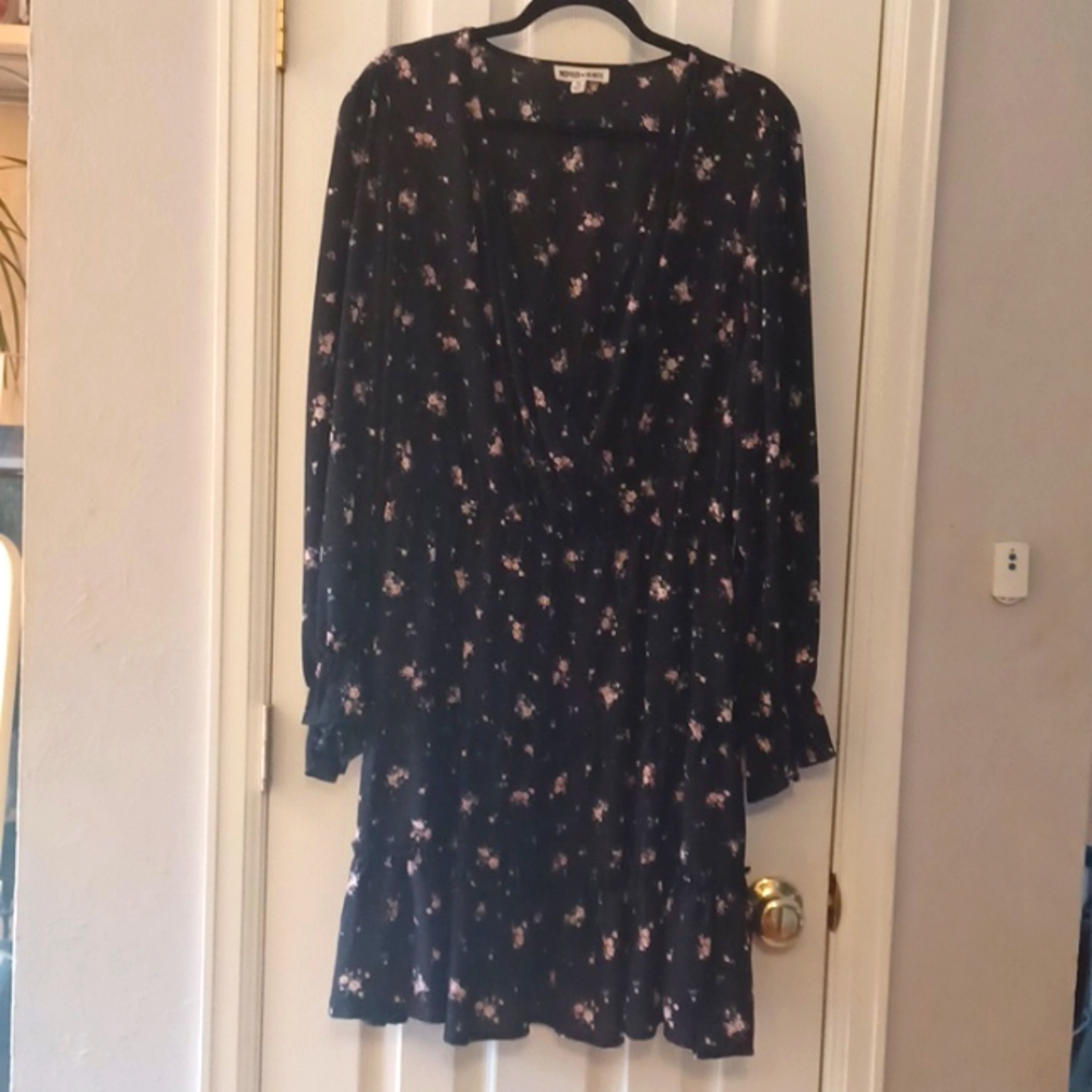 NWT Faux Wrap Tiered Black Floral V-neck Dress w/Ruffled Sleeves 3X
